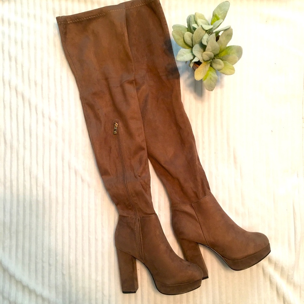 NIB thigh high boots❤️